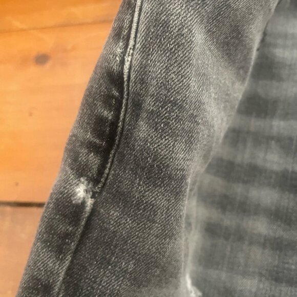 Lucky Brand Grey Distressed Jeans 32 x 32 - Picture 7 of 11